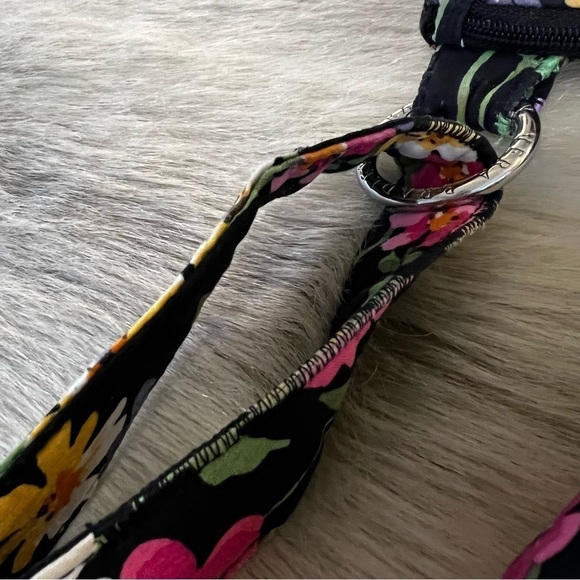 VERA BRADLEY Wildflower Garden Zipper Hipster Crossbody Yellow Floral REPAIRED - Picture 9 of 17